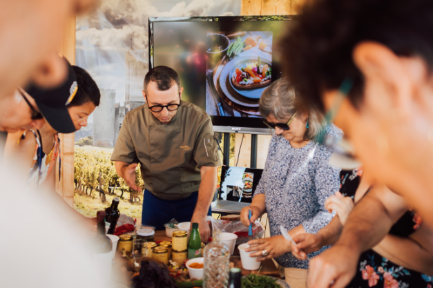 Vivez une Expérience Gourmande à Bordeaux avec Chef Jésus et son Équipe