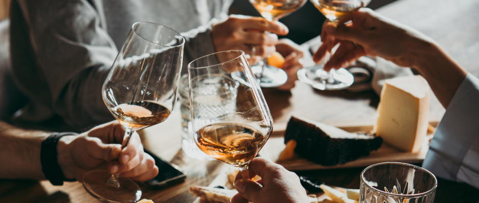 Bars à vin Bordelais : Les adresses incontournables pour savourer un verre