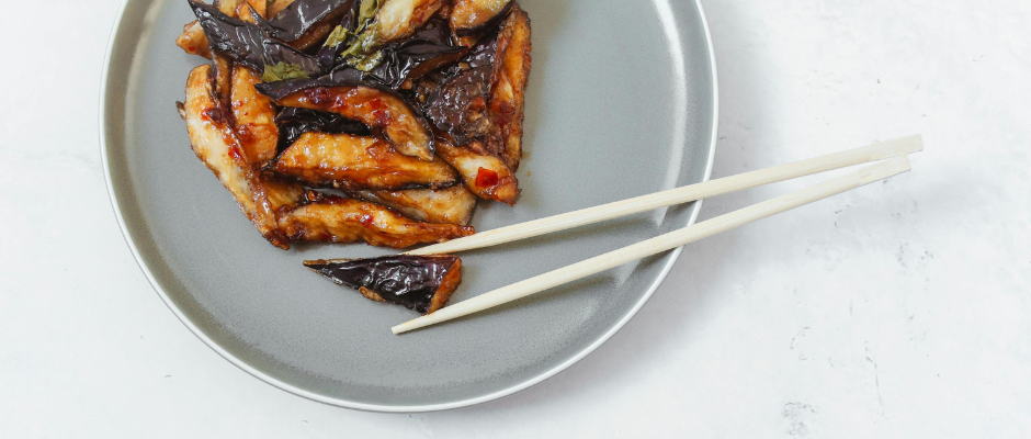Aubergines aigre-douce : une recette estivale pleine de saveurs